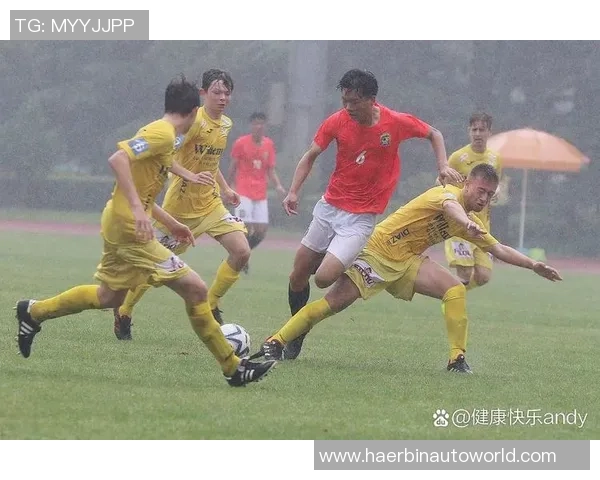 香港足球明星队激情奔跑瞬间展现团队精神与活力的精彩时刻 香港足球明星队激情奔跑瞬间展现团队精神与活力的精彩时刻
