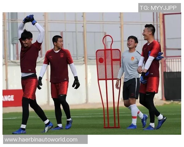 足球明星每周训练时间揭秘:他们是如何保持巅峰状态的 足球明星每周训练时间揭秘:他们是如何保持巅峰状态的